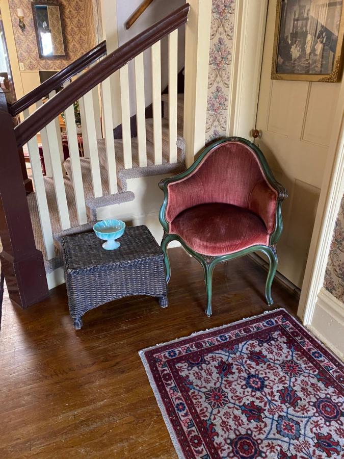 Pansy'S Parlor Bed & Breakfast Голден Экстерьер фото