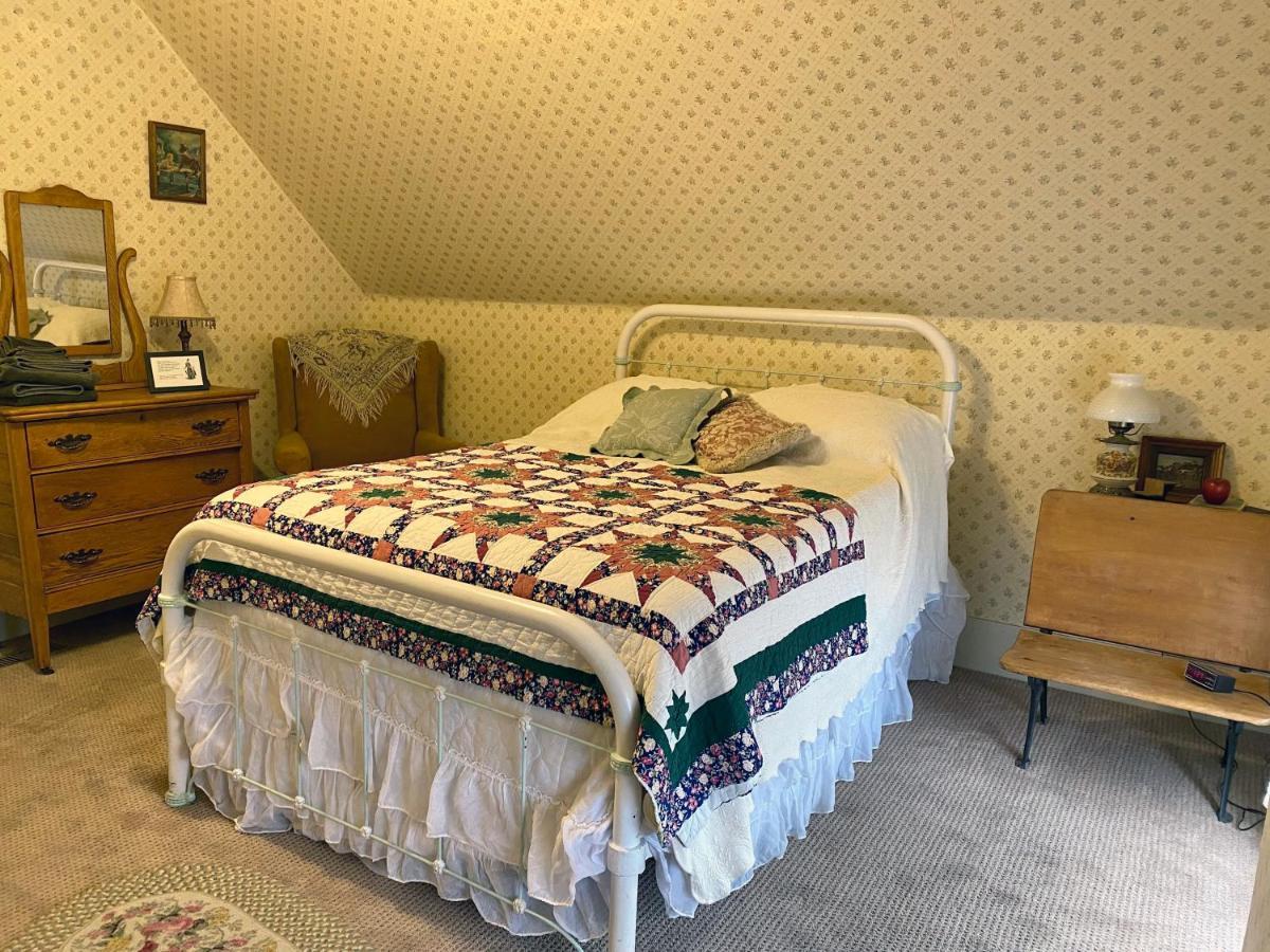 Pansy'S Parlor Bed & Breakfast Голден Экстерьер фото