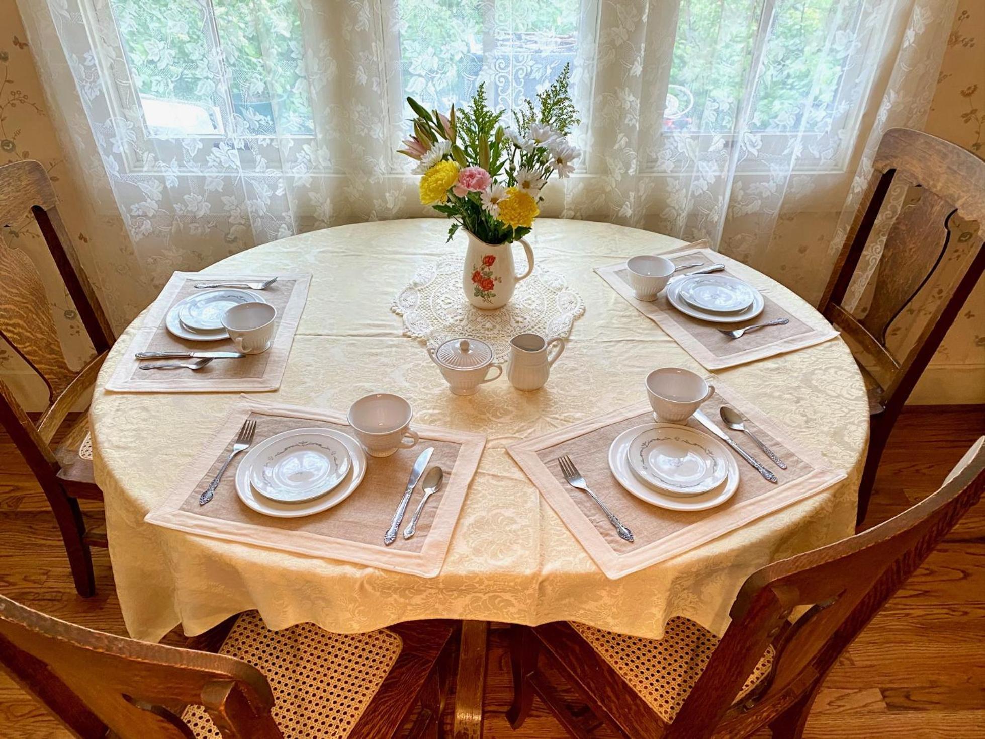 Pansy'S Parlor Bed & Breakfast Голден Экстерьер фото