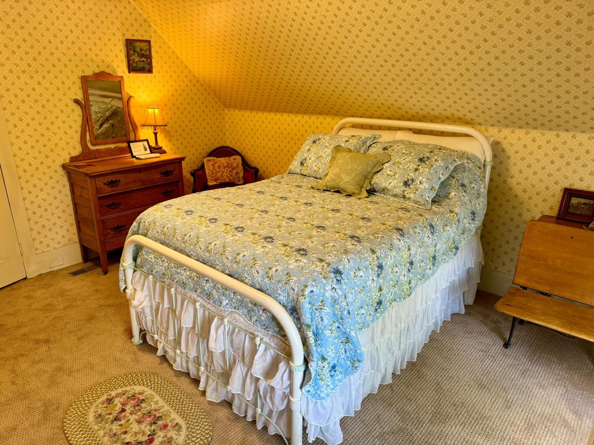 Pansy'S Parlor Bed & Breakfast Голден Экстерьер фото